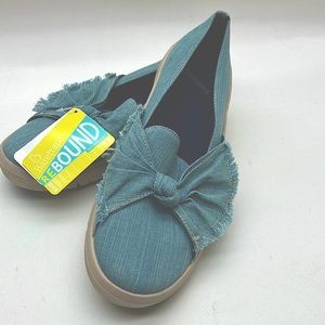 New BareTraps slip on shoes